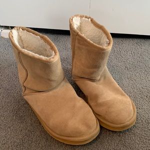 Ugg boots, tan
